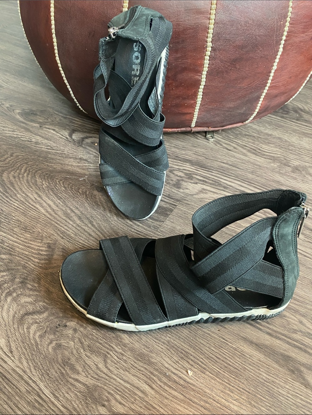 Sorel Black Elastic Crisscross Sandals - Women's